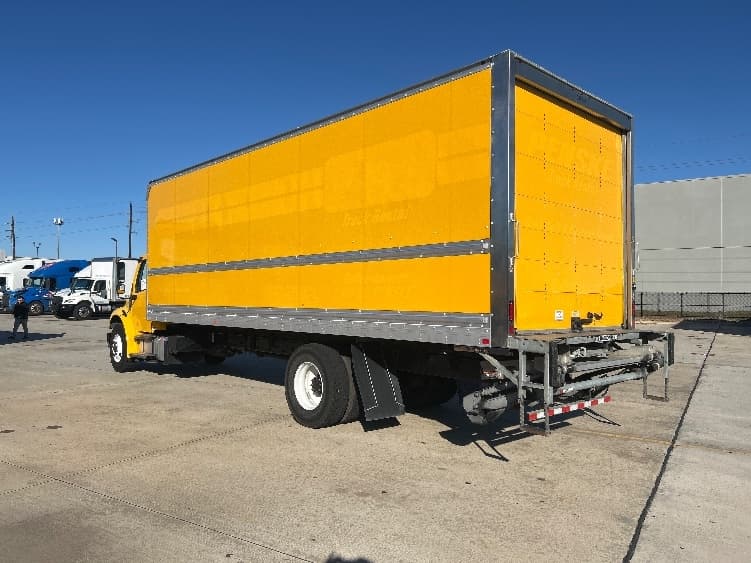 2022 Freightliner M2 106 in Houston, TX — photo 6