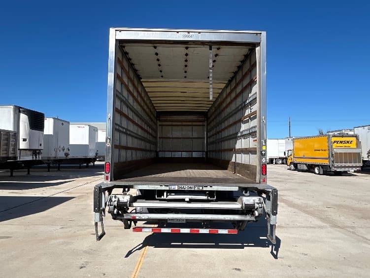 2022 Freightliner M2 106 in Houston, TX — photo 8