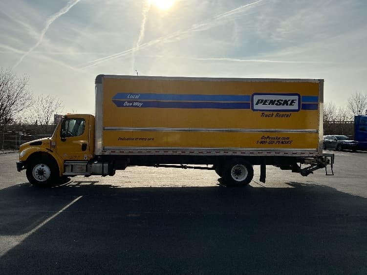 2022 Freightliner M2 106 in Indianapolis, IN — photo 4