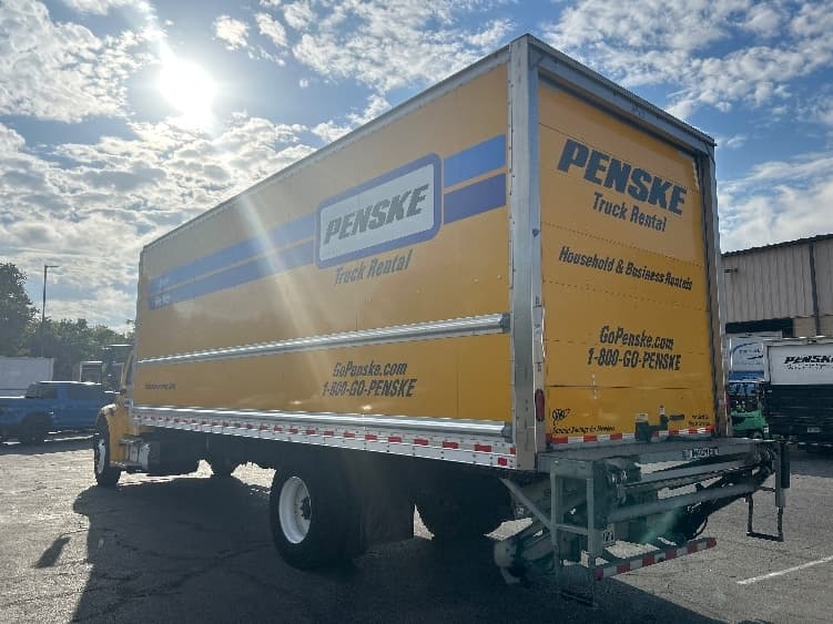 2022 Freightliner M2 106 in San Antonio, TX — photo 6
