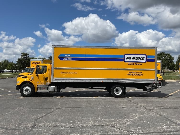 2022 Freightliner M2 106 in Gahanna, OH — photo 4