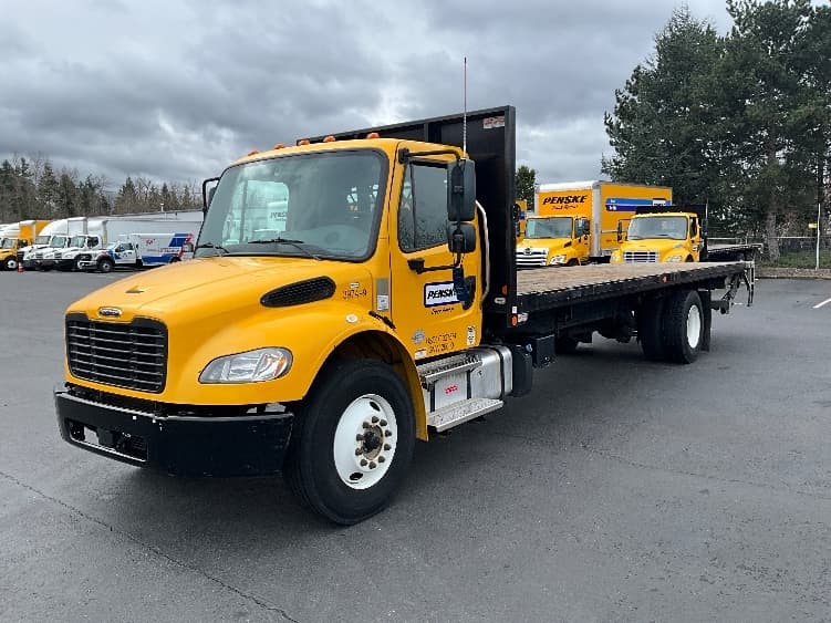 2022 Freightliner M2 106 in Portland, OR — photo 3
