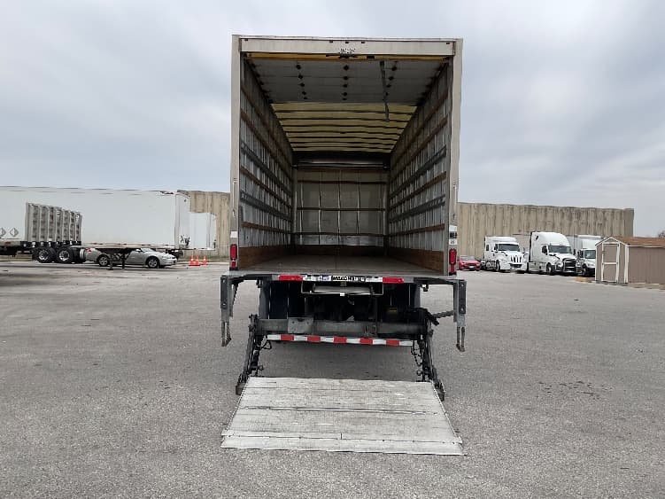 2022 Freightliner M2 106 in Earth City, MO — photo 9