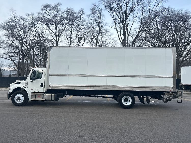 2022 Freightliner M2 106 in Byron Center, MI — photo 4