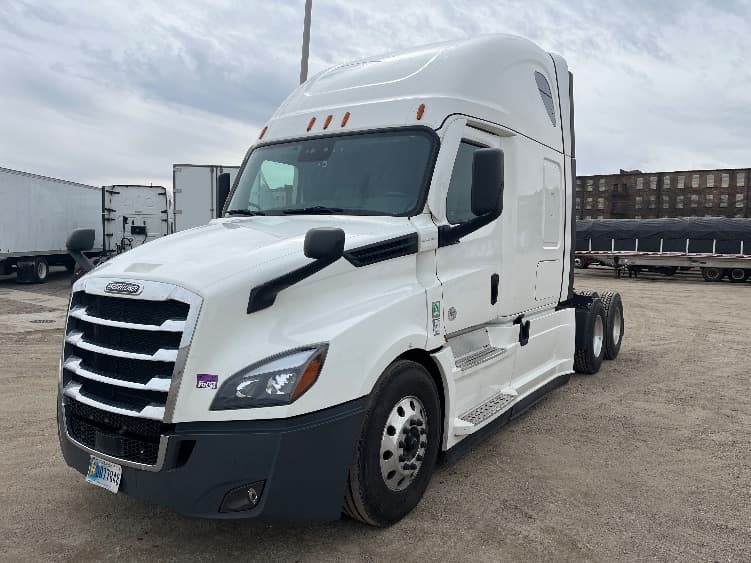 2021 Freightliner Cascadia in Piqua, OH — photo 3