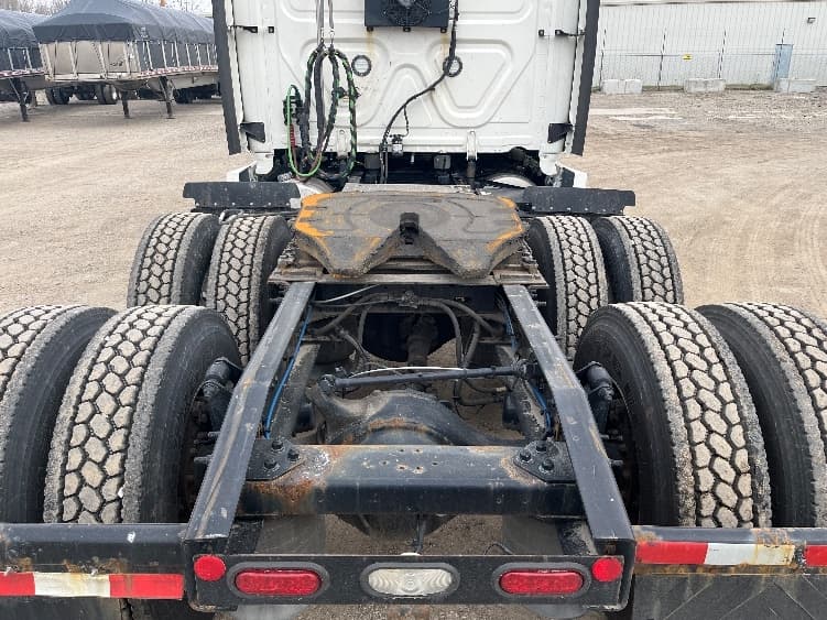 2021 Freightliner Cascadia in Piqua, OH — photo 6