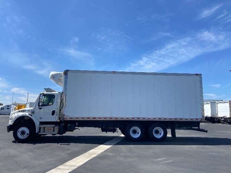 2022 Freightliner M2 106 in San Antonio, TX — photo 4