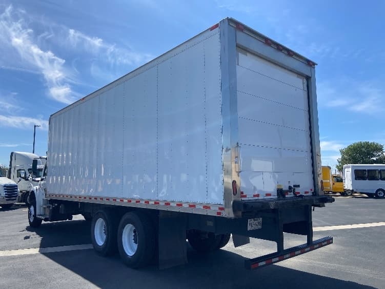 2022 Freightliner M2 106 in San Antonio, TX — photo 6