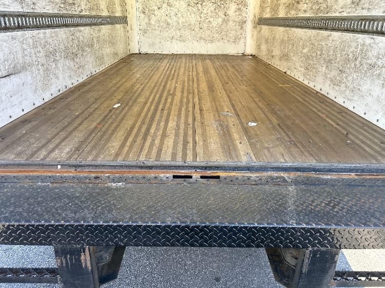 2021 Isuzu NPR in Essex, MD — photo 9