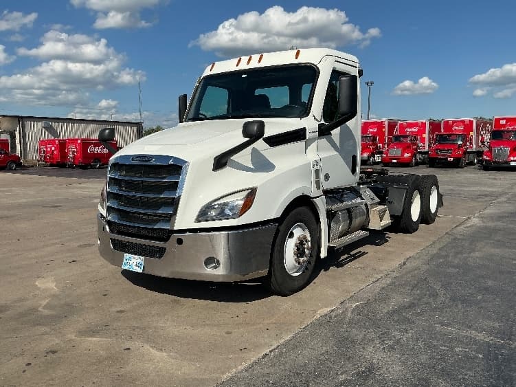 2022 Freightliner Cascadia in Tulsa, OK — photo 3