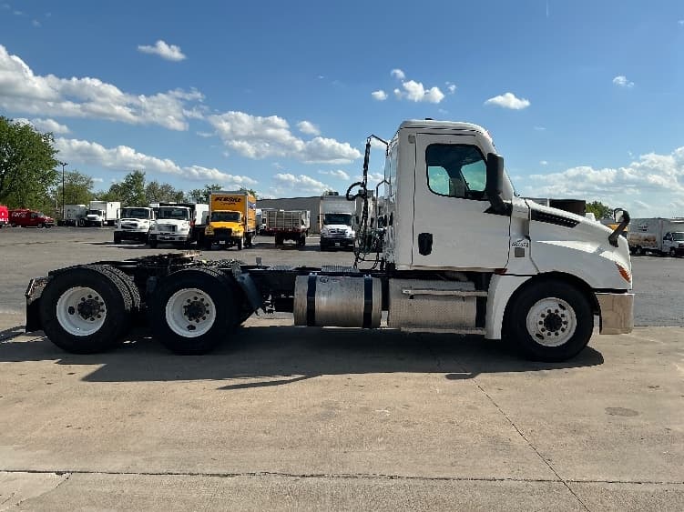 2022 Freightliner Cascadia in Tulsa, OK — photo 8