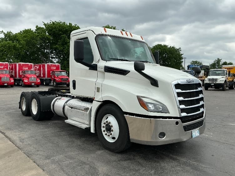 2022 Freightliner Cascadia in Tulsa, OK — photo 3