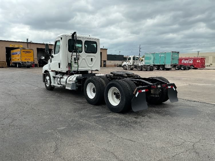 2022 Freightliner Cascadia in Tulsa, OK — photo 5