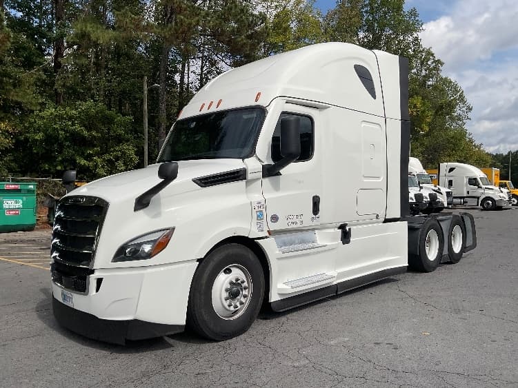 2022 Freightliner Cascadia in La Porte, IN — photo 3