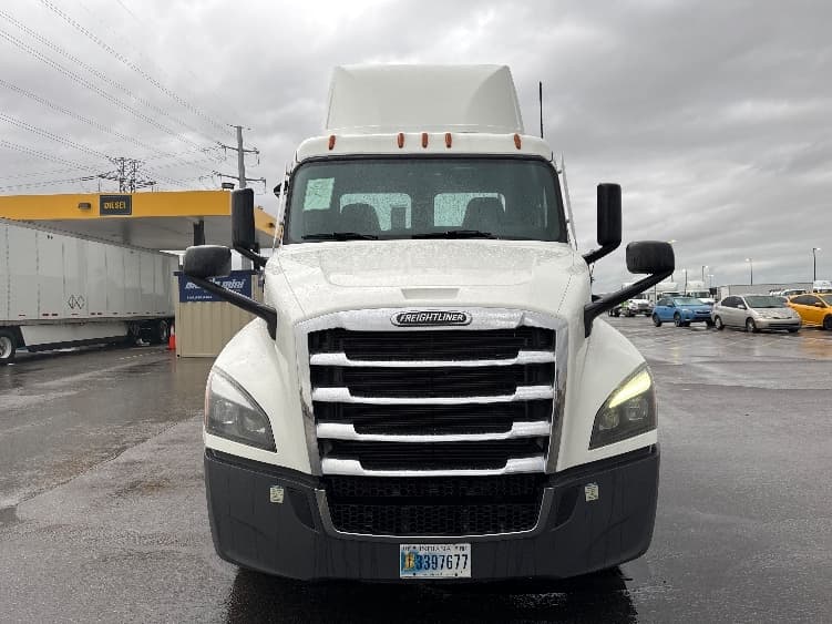 2022 Freightliner Cascadia in Salt Lake City, UT — photo 2
