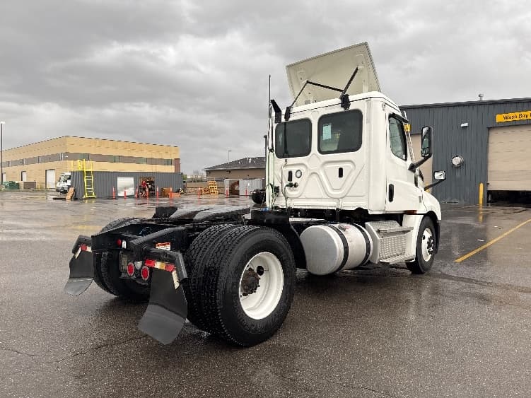 2022 Freightliner Cascadia in Salt Lake City, UT — photo 7