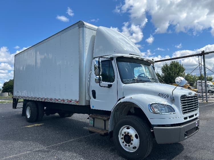 2020 Freightliner M2 106
