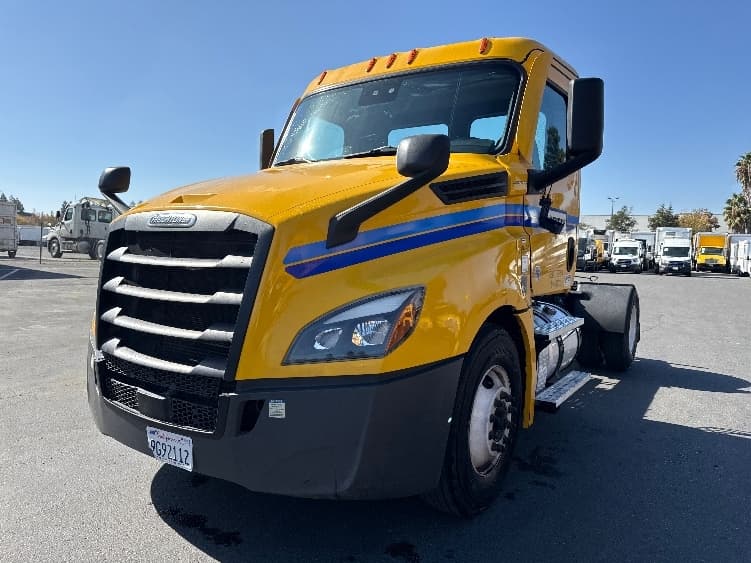 2022 Freightliner Cascadia in West Sacramento, CA — photo 3