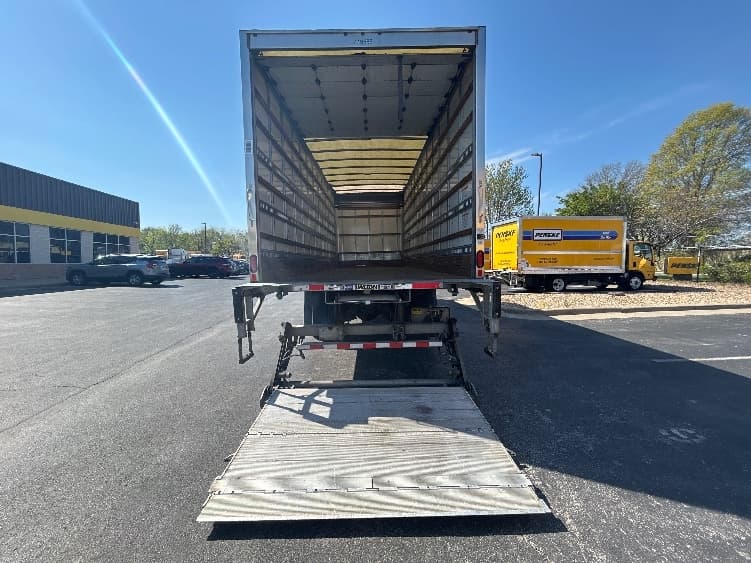 2022 Freightliner M2 106 in Springfield, MO — photo 9