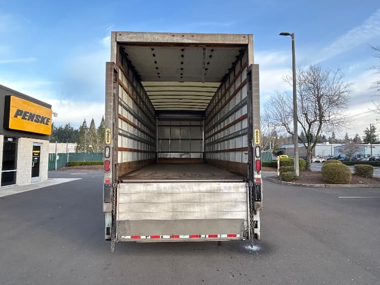 2022 Freightliner M2 106 in Clackamas, OR — photo 8