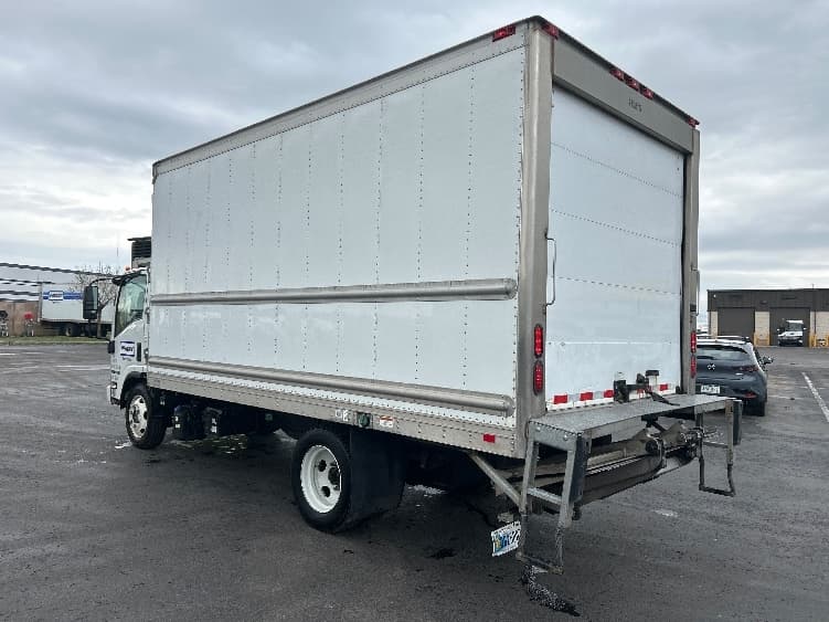 2022 Isuzu NRR in Loveland, CO — photo 6