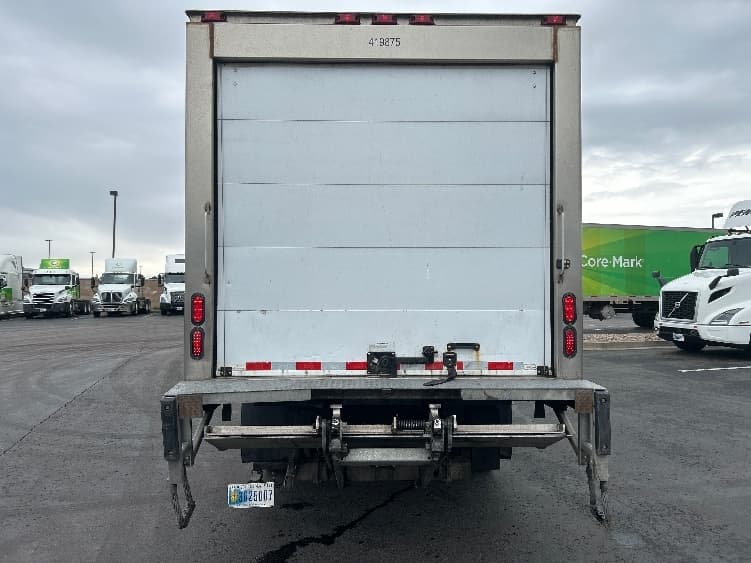 2022 Isuzu NRR in Loveland, CO — photo 7