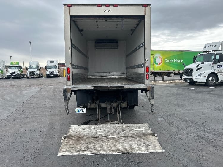 2022 Isuzu NRR in Loveland, CO — photo 9