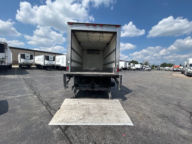 2022 Isuzu NRR in La Porte, IN — photo 9