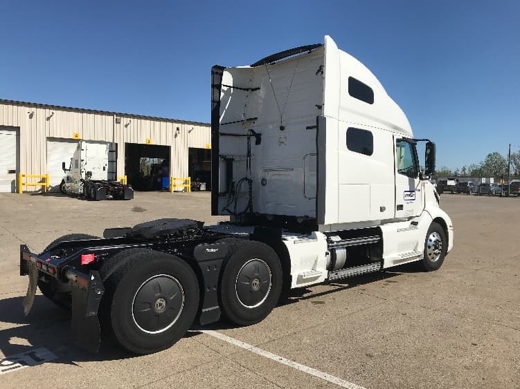 2022 Volvo VNL 760 in Orlando, FL — photo 7