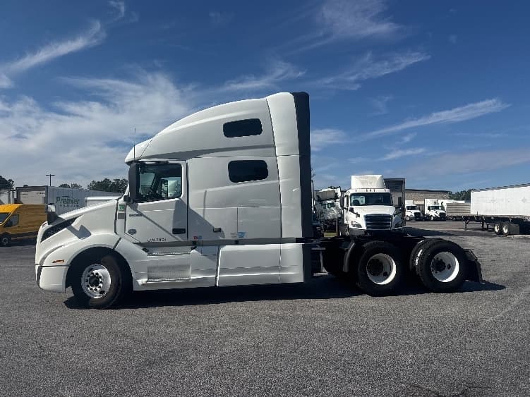 2022 Volvo VNL 760 in Atlanta (Conyers), GA — photo 4