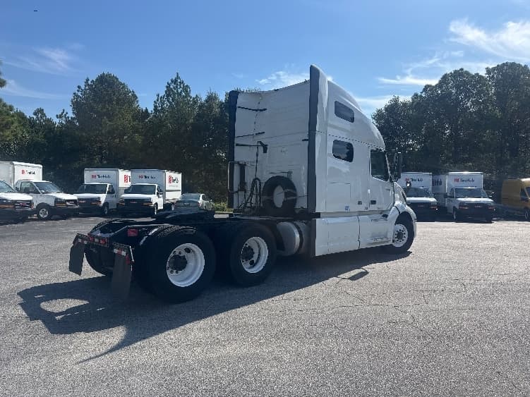 2022 Volvo VNL 760 in Atlanta (Conyers), GA — photo 7