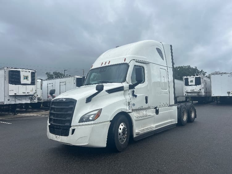 2022 Freightliner Cascadia in Ocala, FL — photo 3
