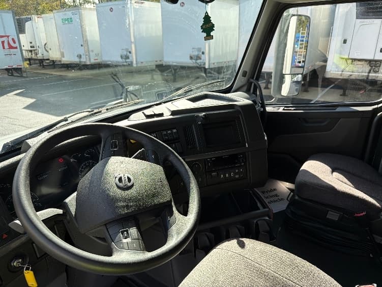2022 Volvo VNL 760 in Atlanta, GA — photo 10