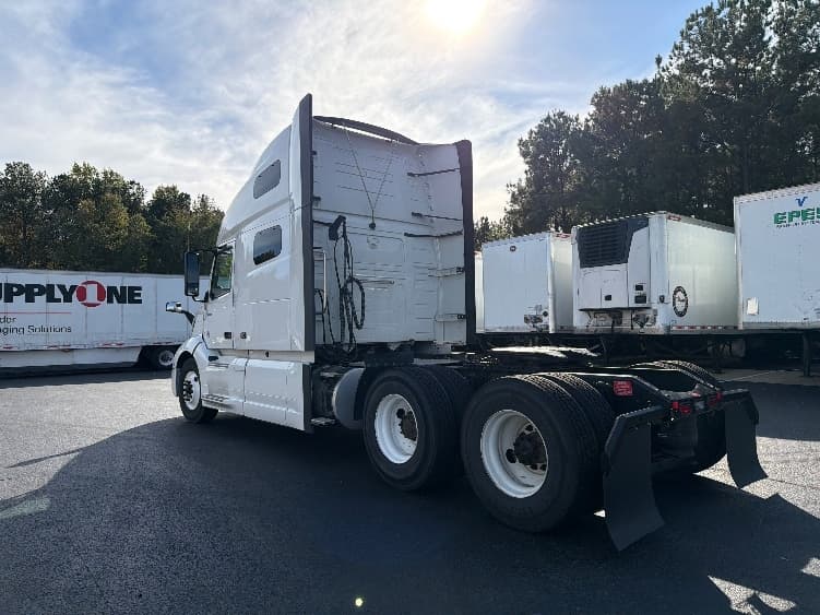2022 Volvo VNL 760 in Atlanta, GA — photo 5
