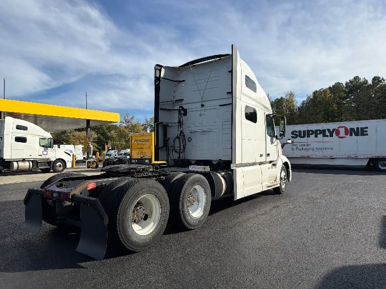 2022 Volvo VNL 760 in Atlanta, GA — photo 7