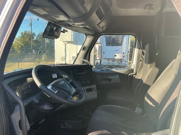 2022 Freightliner Cascadia in Atlanta (Forest Park), GA — photo 10
