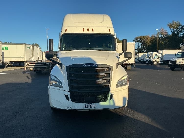 2022 Freightliner Cascadia in Atlanta (Forest Park), GA — photo 2