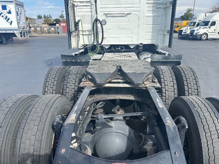 2022 Volvo VNL 760 in Ceres, CA — photo 6