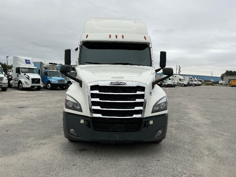 2022 Freightliner Cascadia in Garden City, GA — photo 2