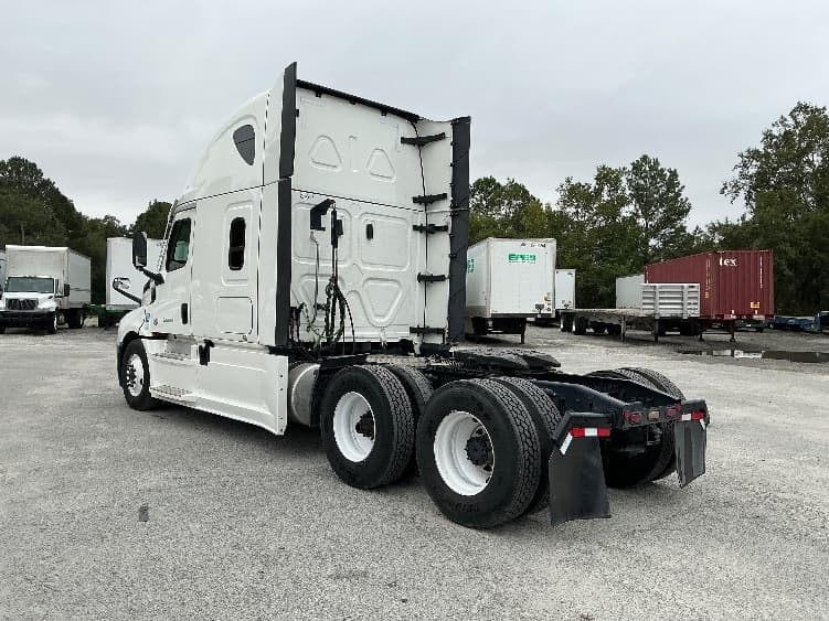 2022 Freightliner Cascadia in Garden City, GA — photo 5