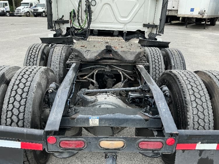 2022 Freightliner Cascadia in Garden City, GA — photo 6