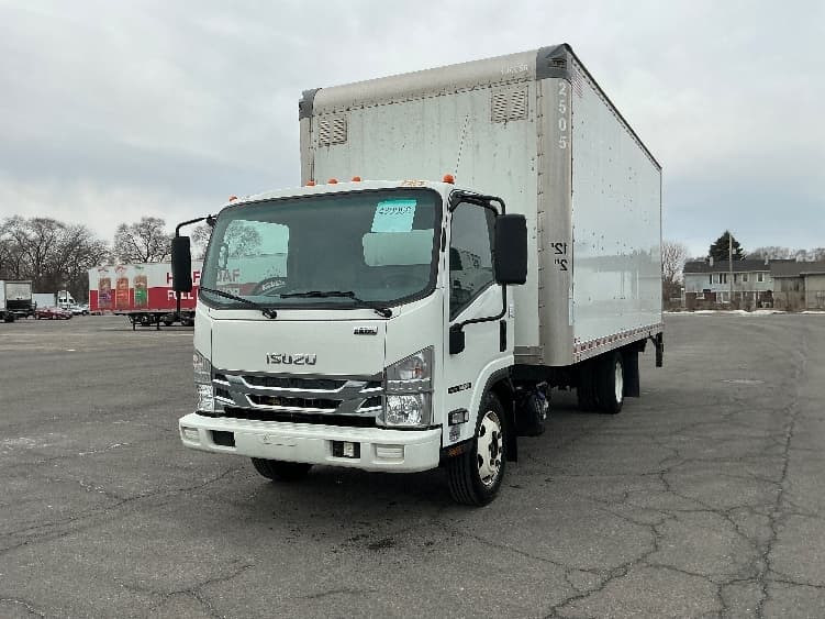 2022 Isuzu NQR in East Chicago, IN — photo 3
