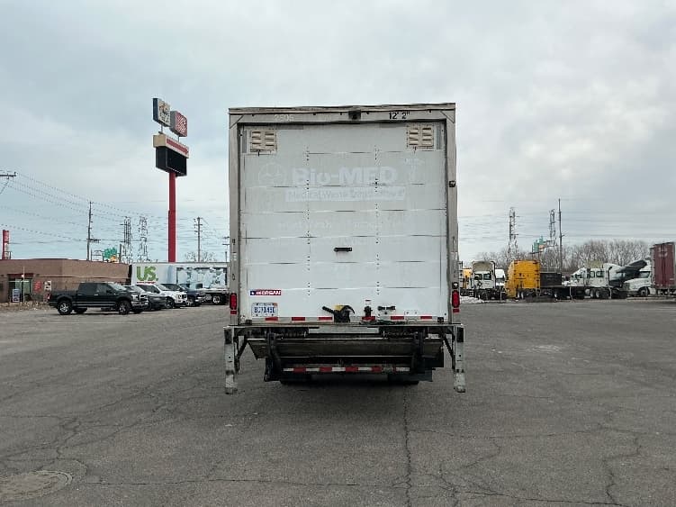 2022 Isuzu NQR in East Chicago, IN — photo 7