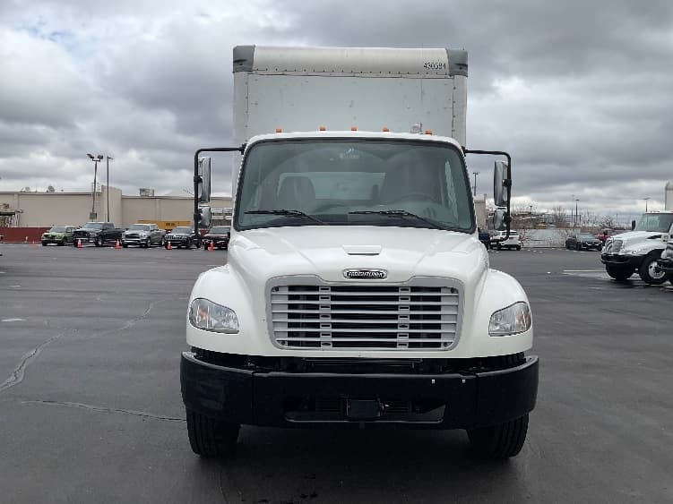 2022 Freightliner M2 106 in Indianapolis, IN — photo 2