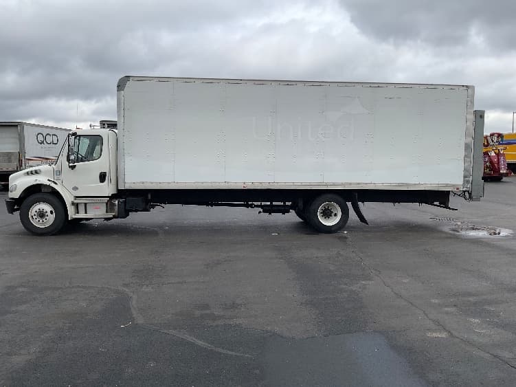 2022 Freightliner M2 106 in Indianapolis, IN — photo 4