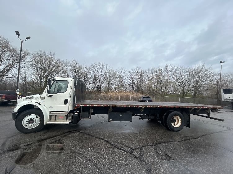 2022 Freightliner M2 106 in Middlefield, OH — photo 4