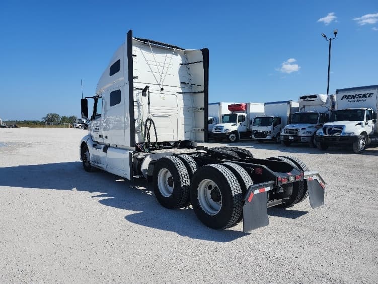 2022 Volvo VNL 760 in Sturtevant, WI — photo 5