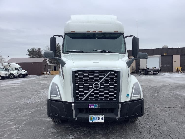 2022 Volvo VNL 760 in Reading, PA — photo 2