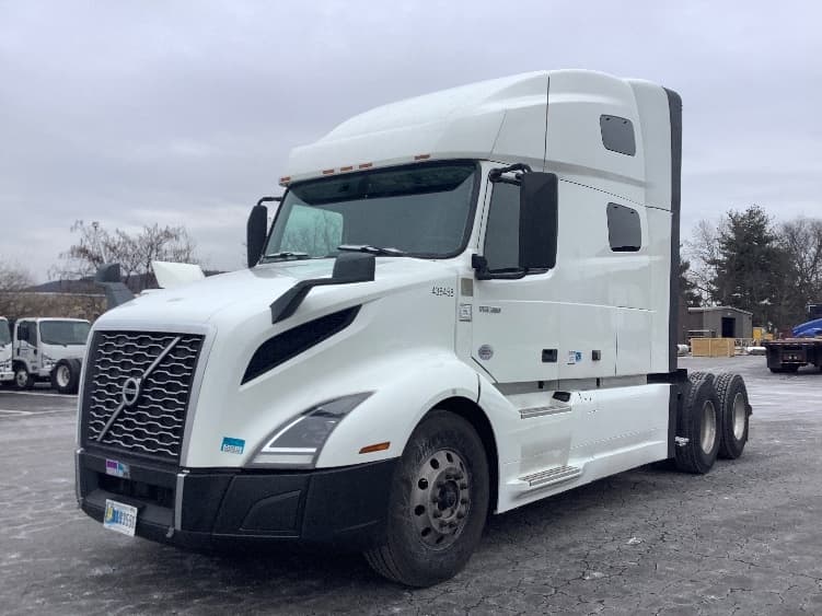2022 Volvo VNL 760 in Reading, PA — photo 3