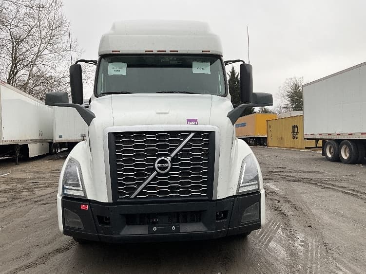 2022 Volvo VNL 760 in Reading, PA — photo 2